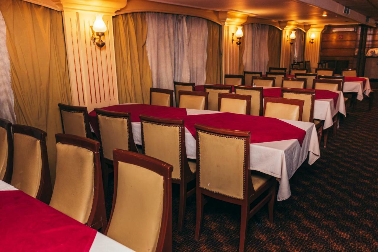Hotel Ship Queen Isis Elminya Menia Exterior foto